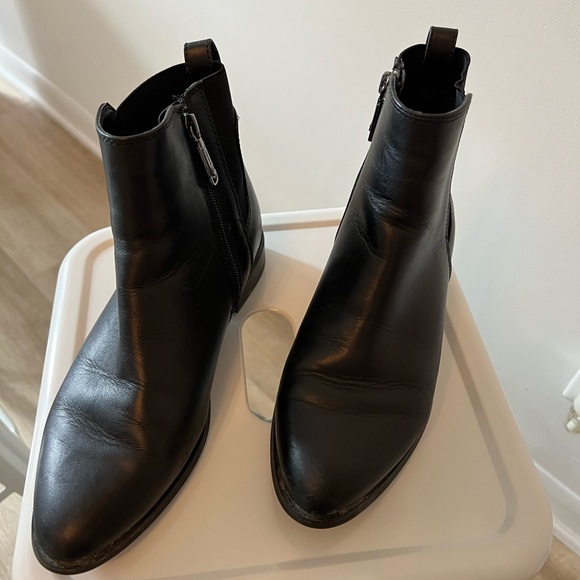 Blondo Leather Boots - Picture 2 of 5
